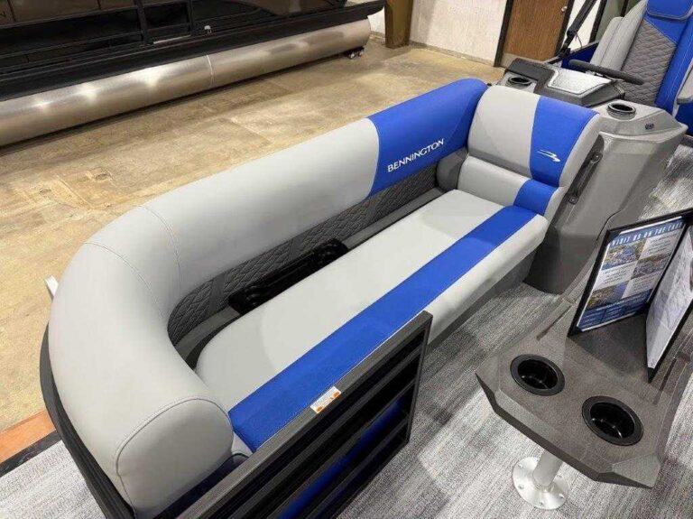 2026 Bennington 22SSB - SPS - Blackout US-ETWS7214G526 [photo 5]